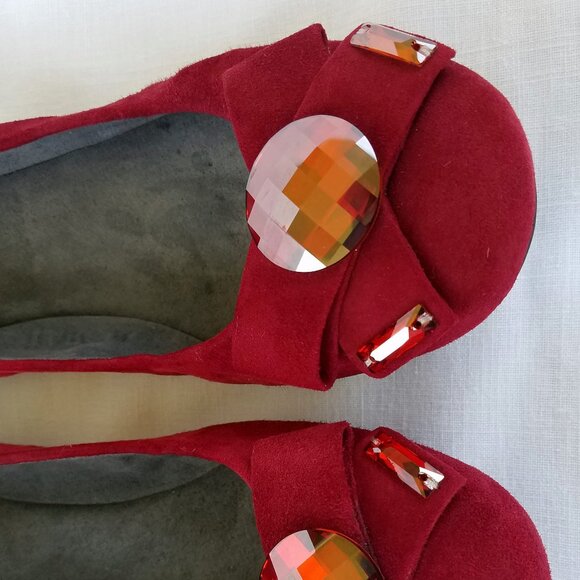 Stuart Weitzman Red Suede Leather Ballet Flats Gem Jewel Made in Spain Size 5.5M - Picture 3 of 11